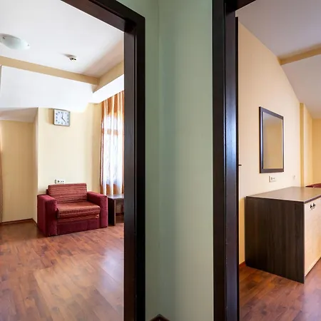 Exclusive Two-floor 3-bedrooms On The Floor Apartman