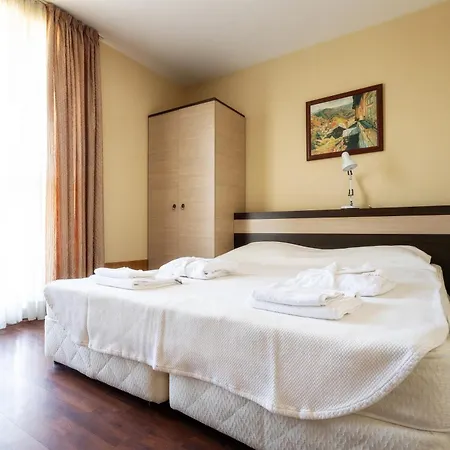 Exclusive Two-floor 3-bedrooms On The Floor Apartman *