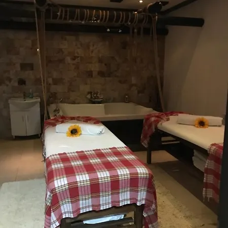 Apartment Exclusive Two-floor 3-bedrooms On The Floor